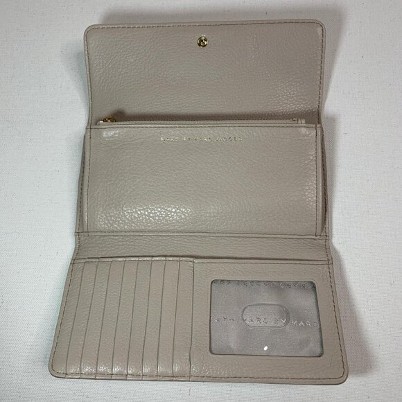 This **Marc by Marc Jacobs** - Picture 5 of 7